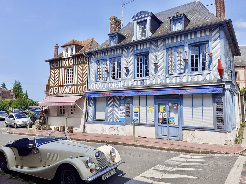 Les maisons à pans de bois dans Pont l'Evêque © Catherine Gary