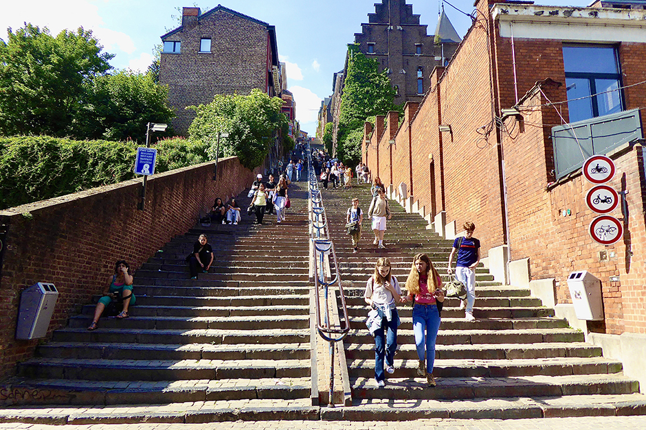 Les 374 marches des escaliers vers la Montagne de Bueren © Catherine Gary.