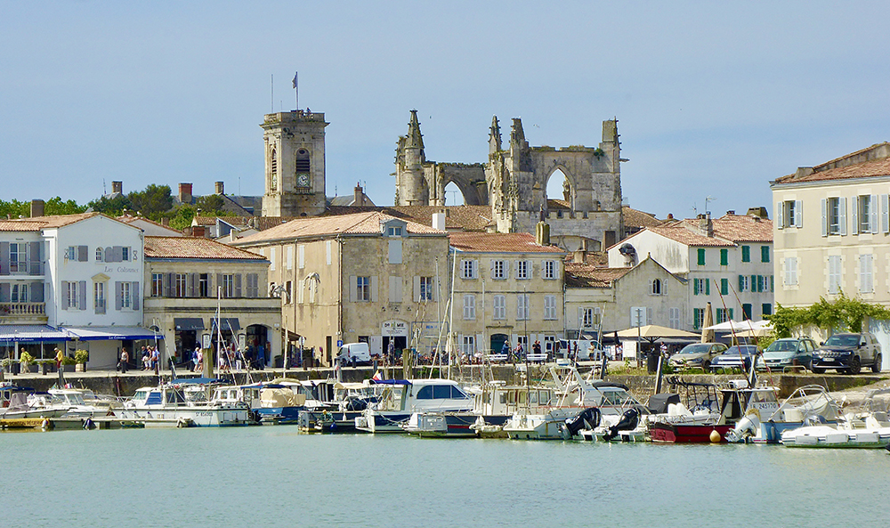 Balade dans les venelles de Saint-Martin de Ré © Catherine Gary