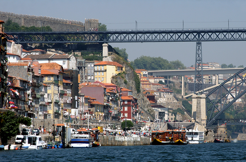 Conçu par l'ingénieur Teofilo Seyrig, disciple de Gustave Eiffel, Le pont Dom Luis I est le principal lien entre Porto et la ville voisine de Vila Nova de Gaia @ David Raynal