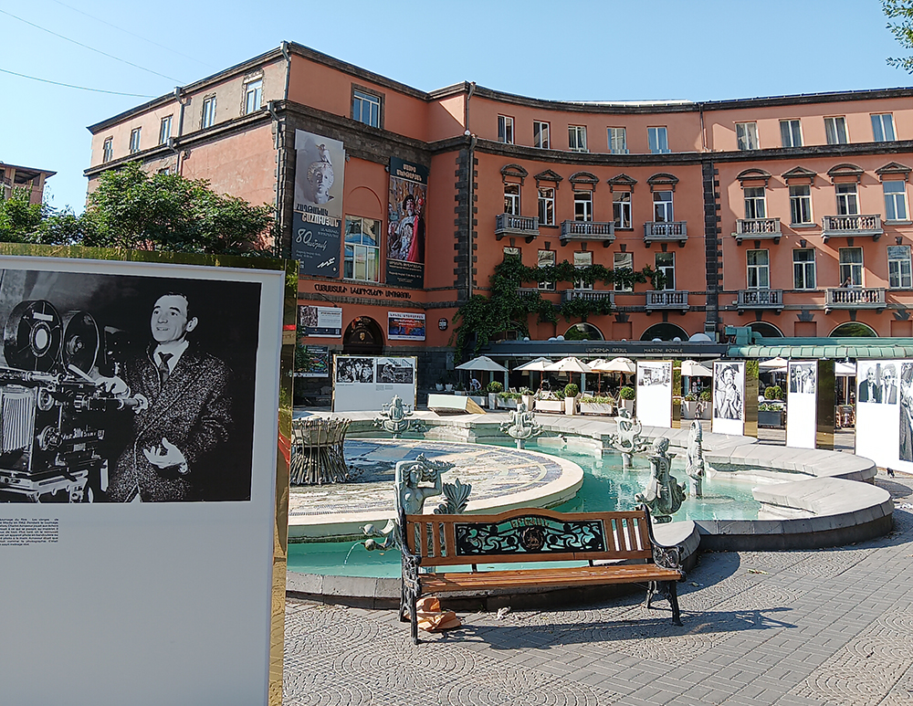 Yerevan, place Charles Aznavour @ Claude Vautrin