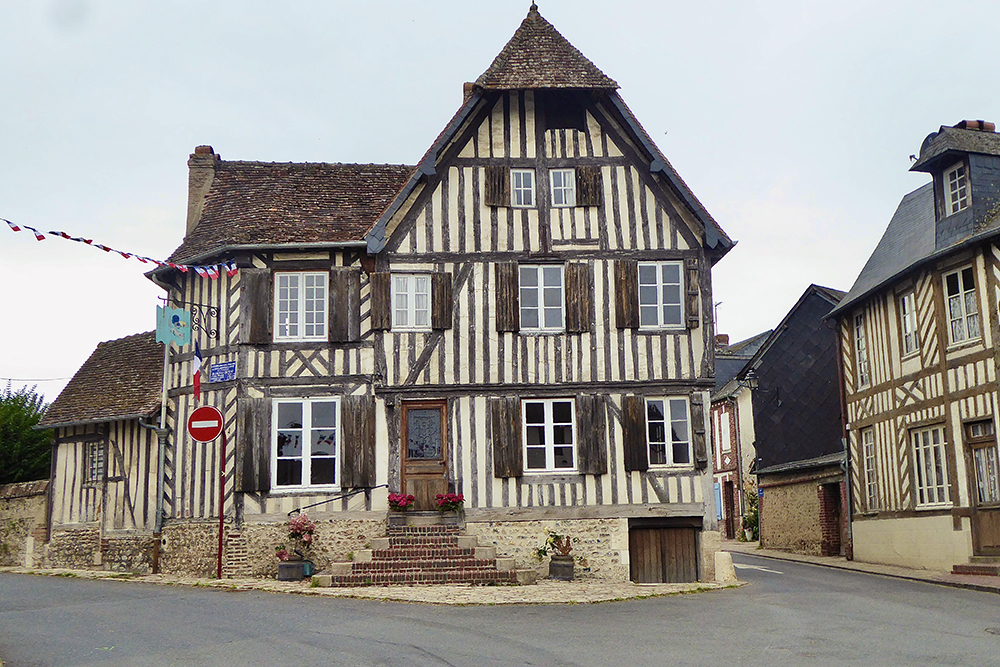 L'auberge du Coq Hardi à Blangy-le-Château © OT Terre d'Auge.