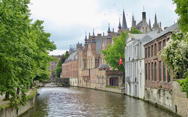 Bruges, du centre médiéval aux châteaux de campagne